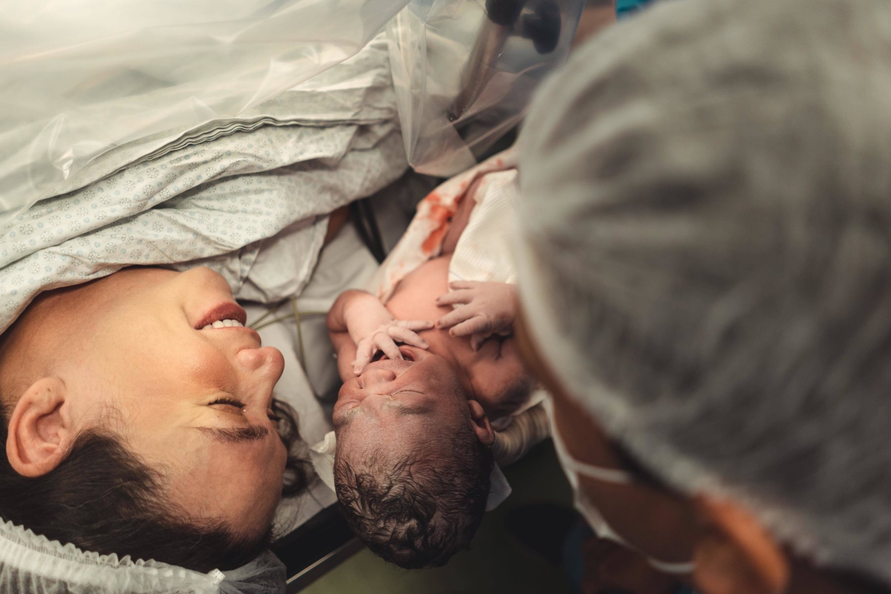 Primeiro contato da mãe com o bebê após o parto