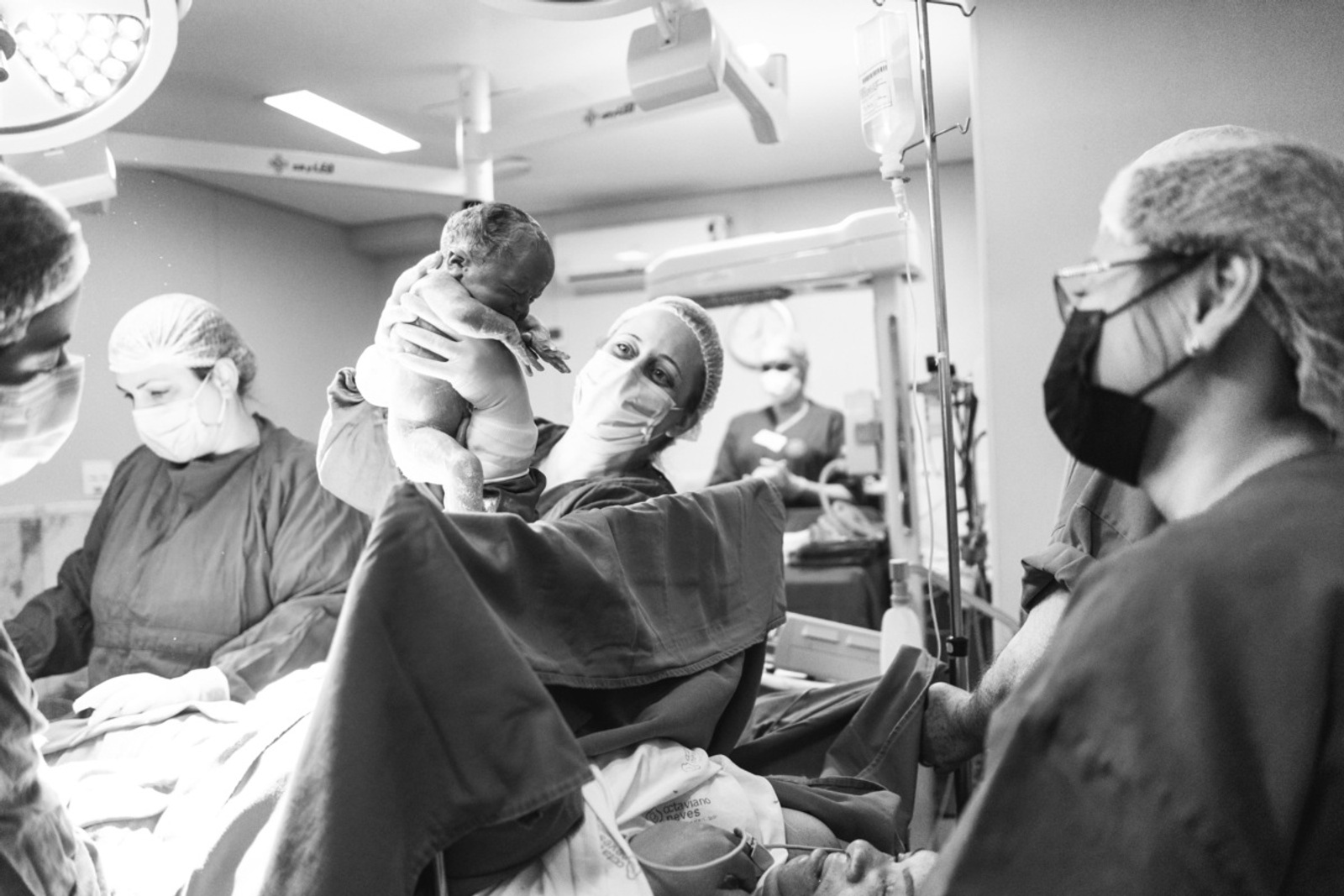 parto cesariana de gêmeos de Levi e Lívia em Belo Horizonte — fotografia 5